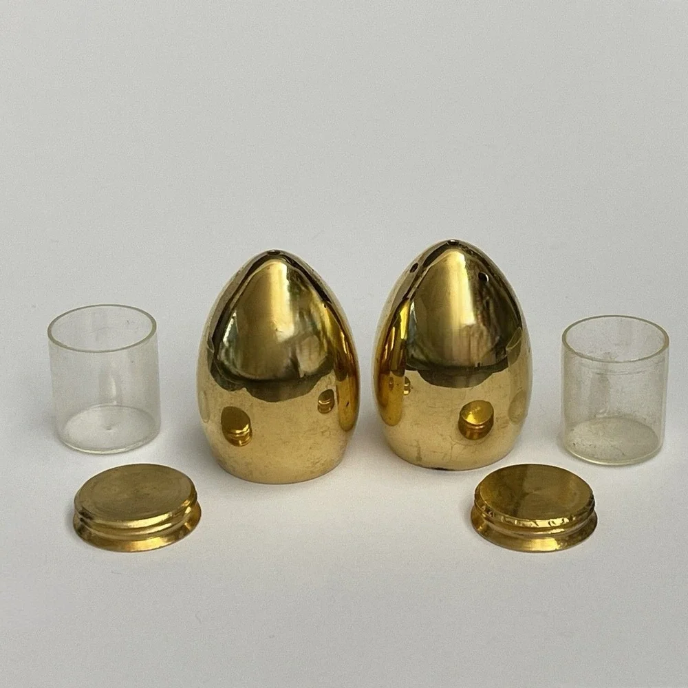 Salt‎ and Pepper Shakers Gold-tone Eggs Italy 1 5/8